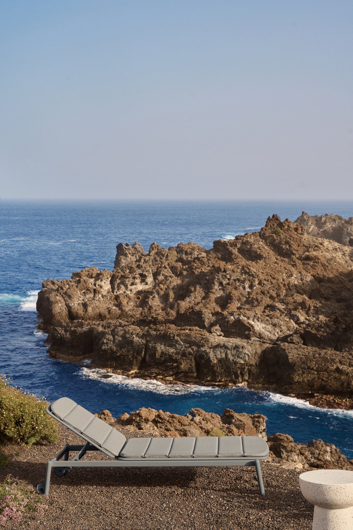 Marcona Sonnenliege für den Außenbereich aus Aluminium mit weißer Lackierung - ZEN ZONE Furniture