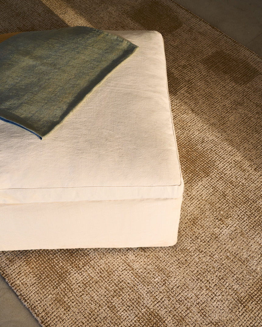 Zenira Fußhocker mit abnehmbarem Bezug und Kissen aus Baumwolle und Leinen beige 90 x 90 cm - ZEN ZONE Furniture