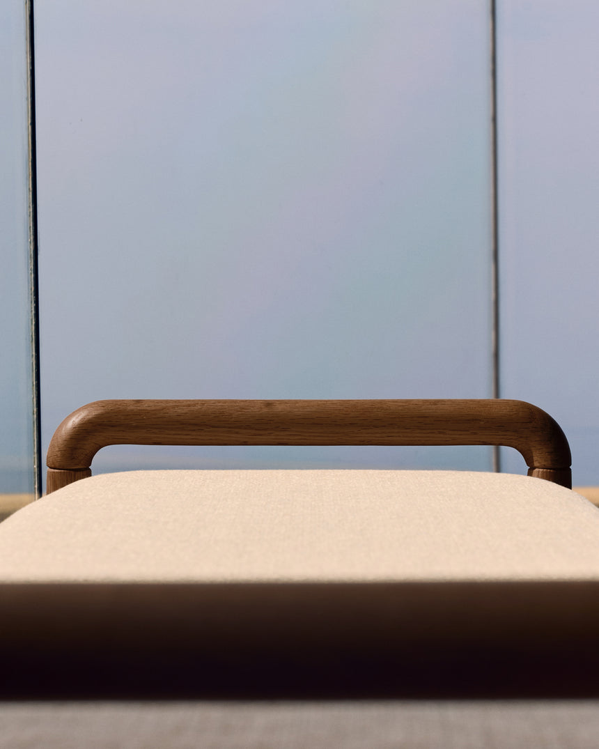 Macaret Polsterbank abnehmbarer Bezug massives Eichenholz Finish Nussbaum 120 cm FSC Mix Credit - ZEN ZONE Furniture