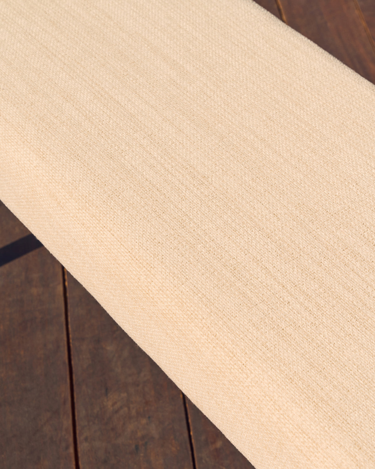 Macaret Polsterbank abnehmbarer Bezug massives Eichenholz Finish Nussbaum 120 cm FSC Mix Credit - ZEN ZONE Furniture