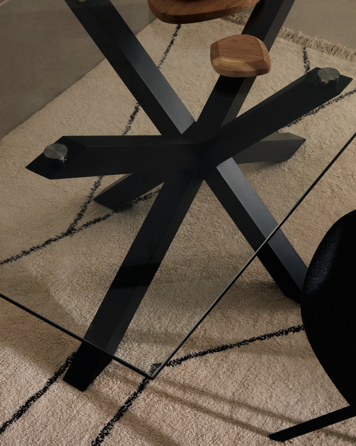 Argo Tisch aus Glas und Stahlbeine mit schwarzem Finish 160 x 90 cm - ZEN ZONE Furniture