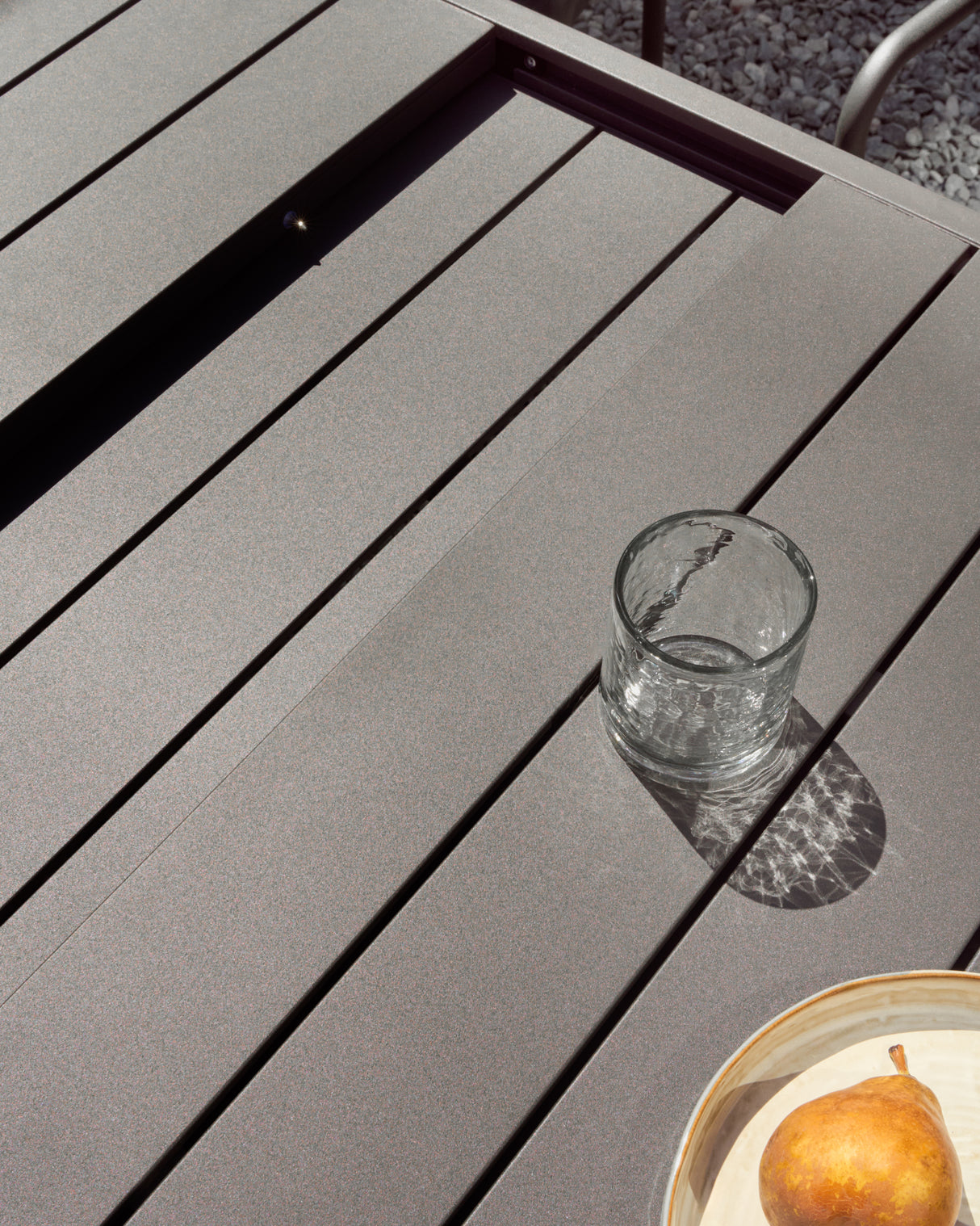 Galdana Aluminium-Gartentisch, ausziehbar, mit dunkelgrauem Finish, 220 (340) x 100 cm - ZEN ZONE Furniture
