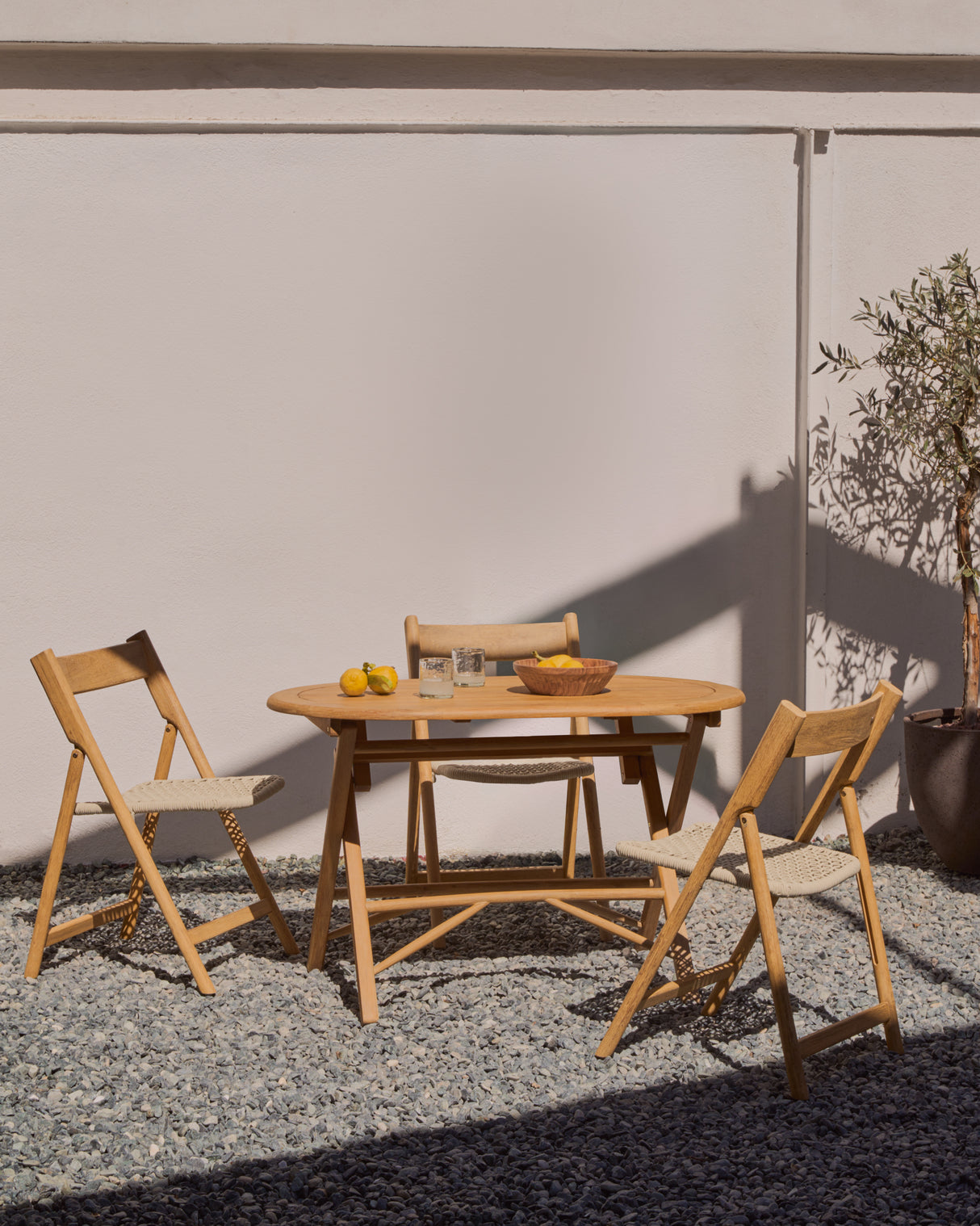 Klapptisch Dandara aus massivem Akazienholz in Naturoptik Ø 120 x 60 cm FSC 100% - ZEN ZONE Furniture