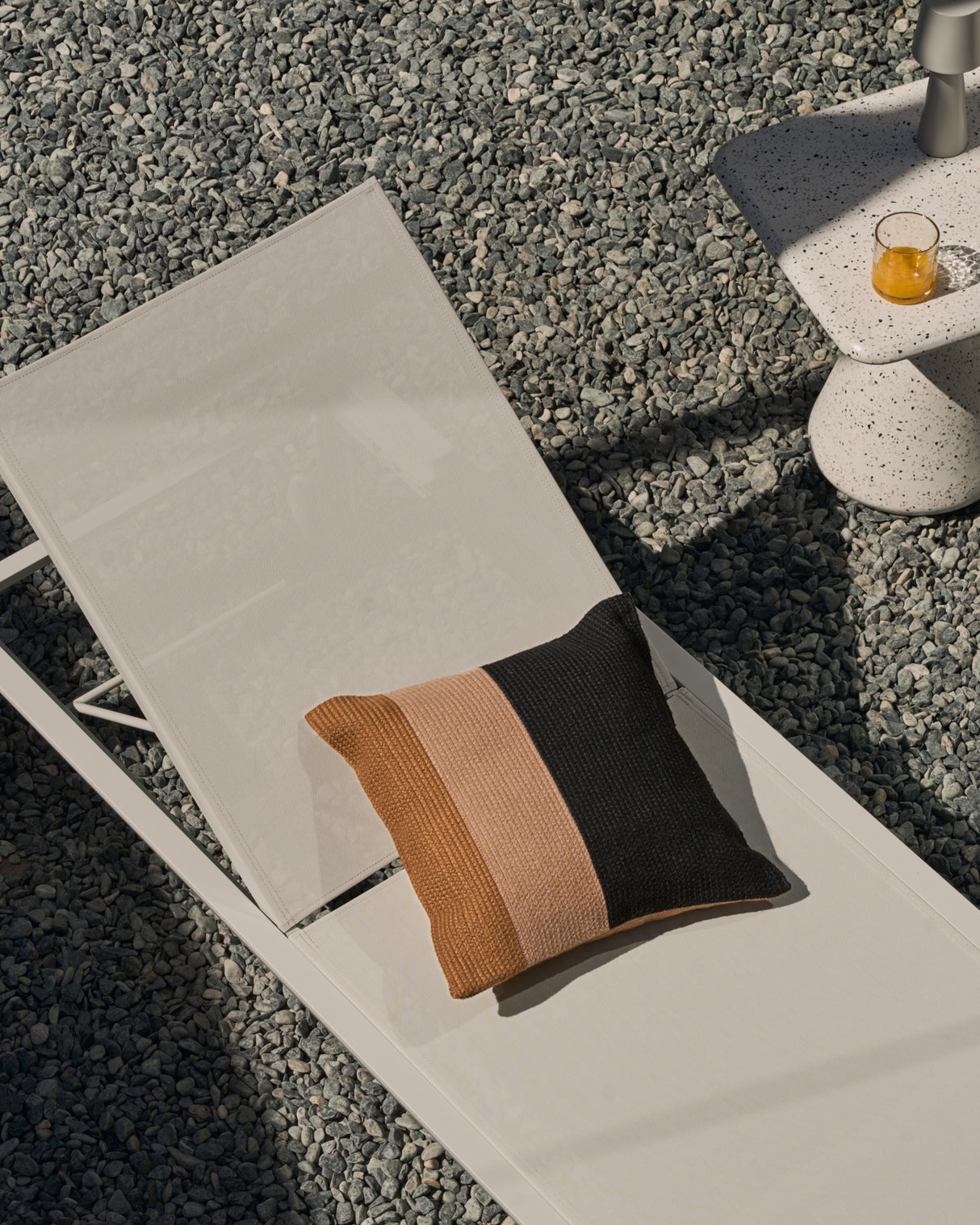 Canutells Aluminium Liegestuhl mit weißem Finish - ZEN ZONE Furniture