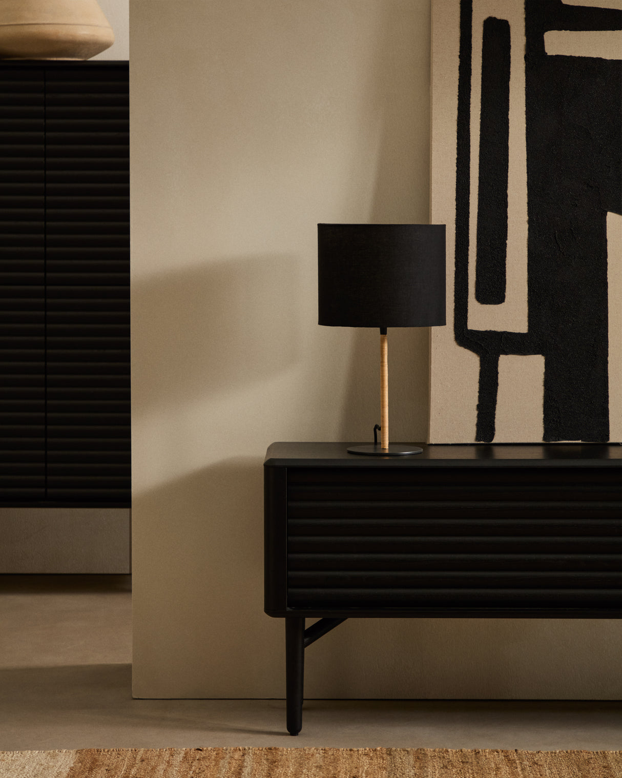 Pina Tischlampe aus Metall und Rattan mit schwarzem Baumwollschirm - ZEN ZONE Furniture