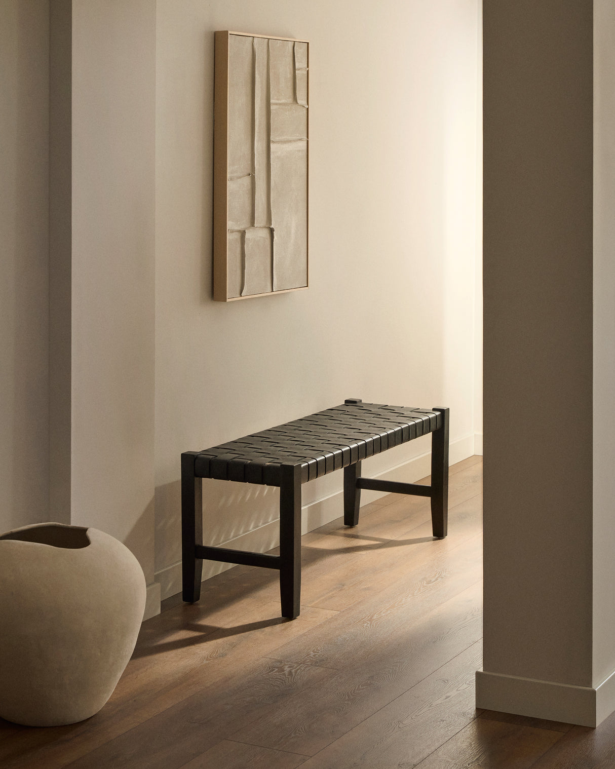 Calixta Bank aus Leder und massivem Mahagoni mit schwarzem Finish 120 cm - ZEN ZONE Furniture