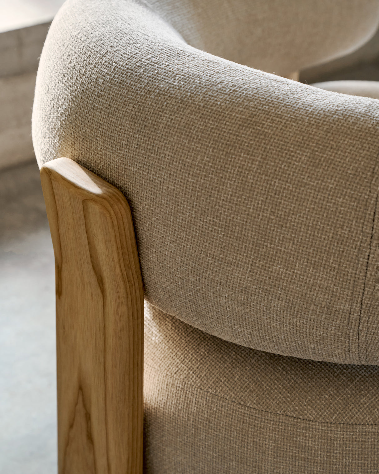 Sessel Granite beigefarbene Chenille und Beinen aus massivem Eschenholz natürliches Finish FSC 100% - ZEN ZONE Furniture