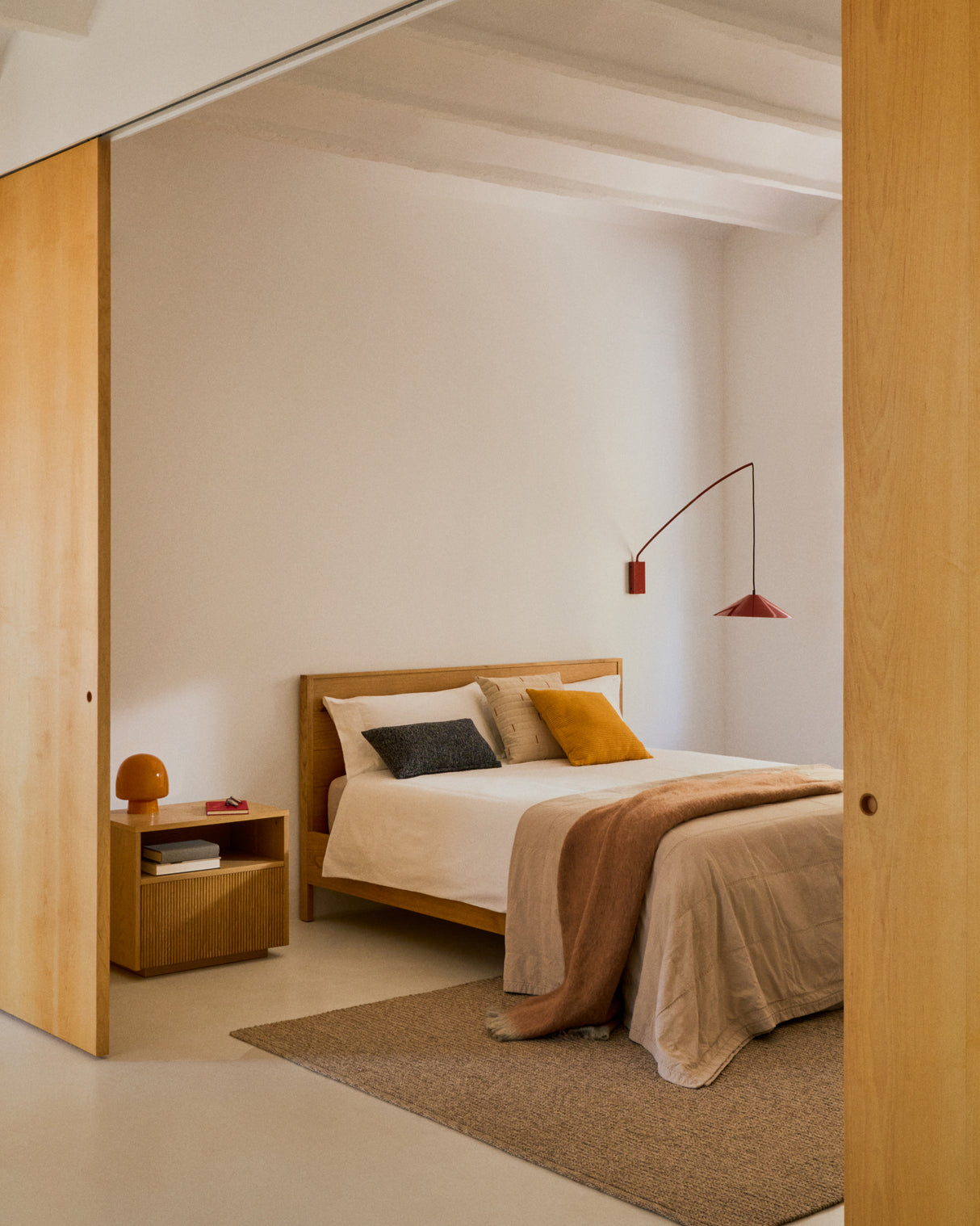 Wandleuchte Kally aus Metall mit rot lackiertem Finish - ZEN ZONE Furniture