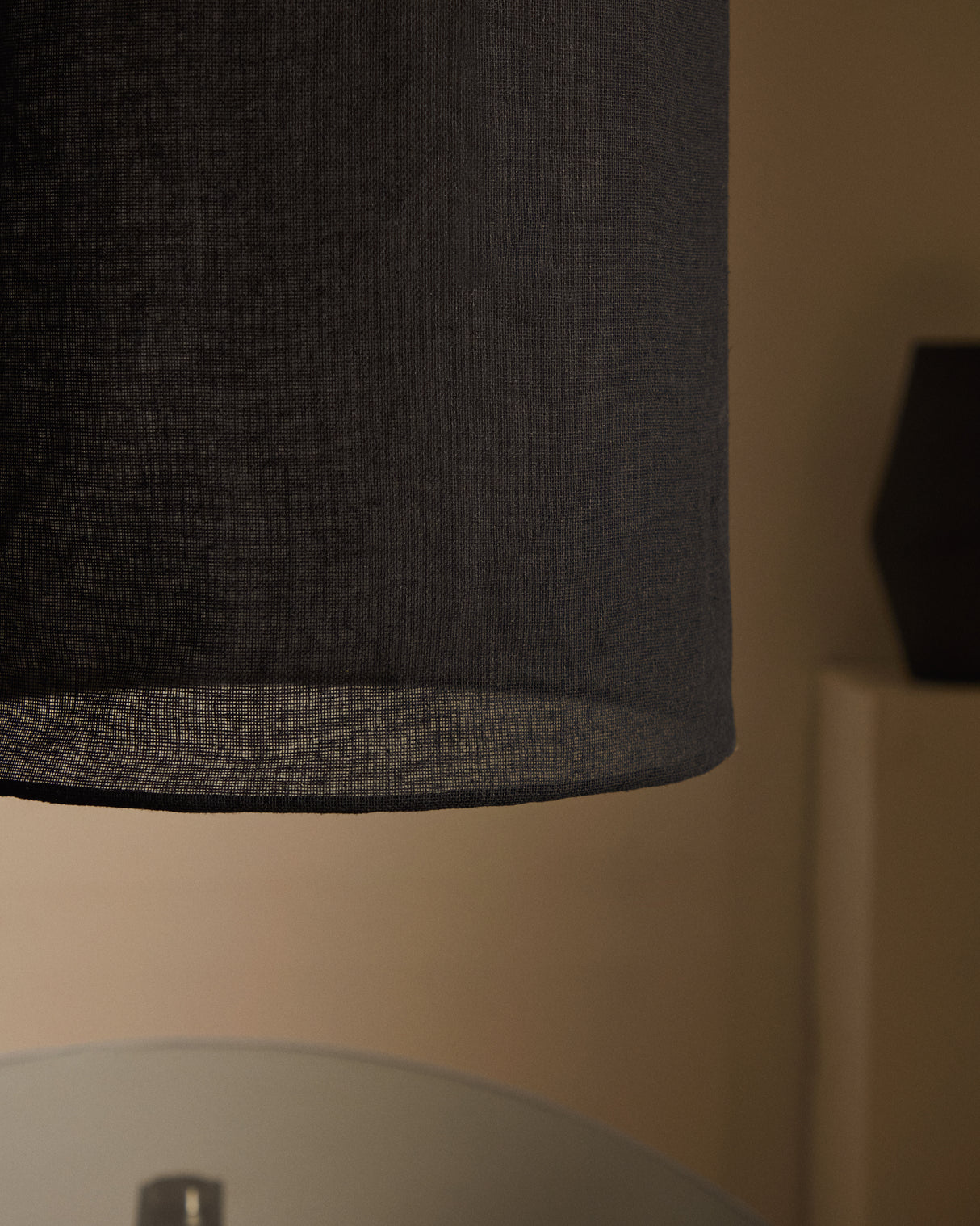 Mariela Schirm für Deckenlampe aus Leinen mit schwarzem Finish Ø 40 x 60 cm - ZEN ZONE Furniture