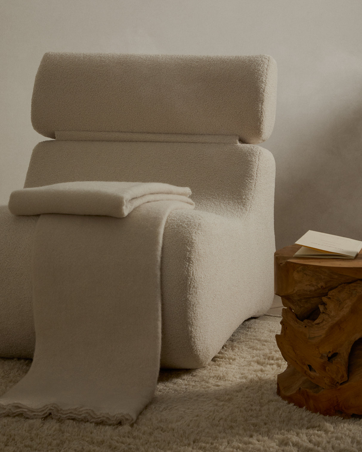 Sessel Club aus ecrufarbenem Bouclé - ZEN ZONE Furniture