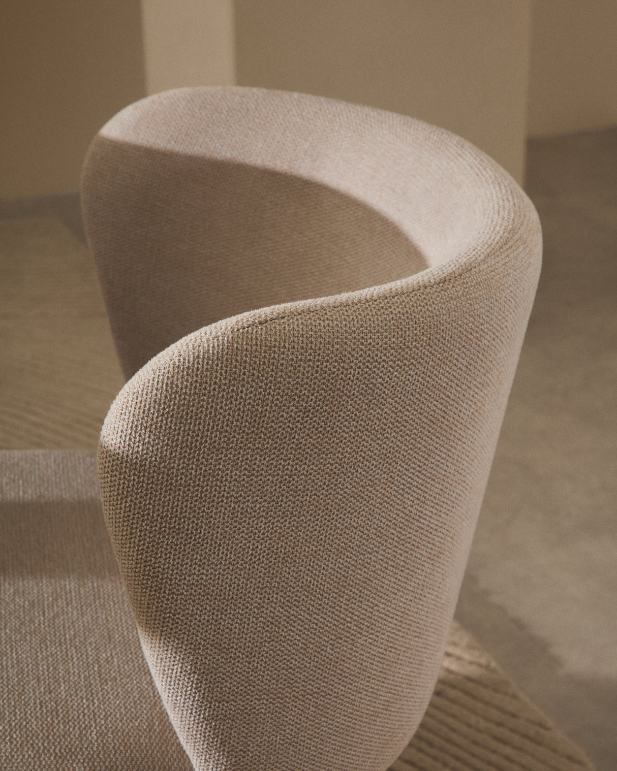 Stuhl Ciselia aus beigefarbenem Chenille und beigefarbenem Stahl FSC Mix Credit - ZEN ZONE Furniture