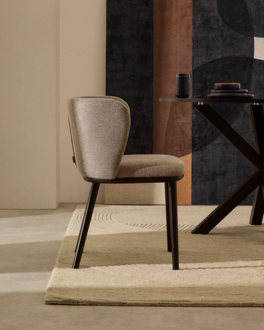 Ciselia Stuhl hellbraune Chenille und Stahl in Schwarz - ZEN ZONE Furniture