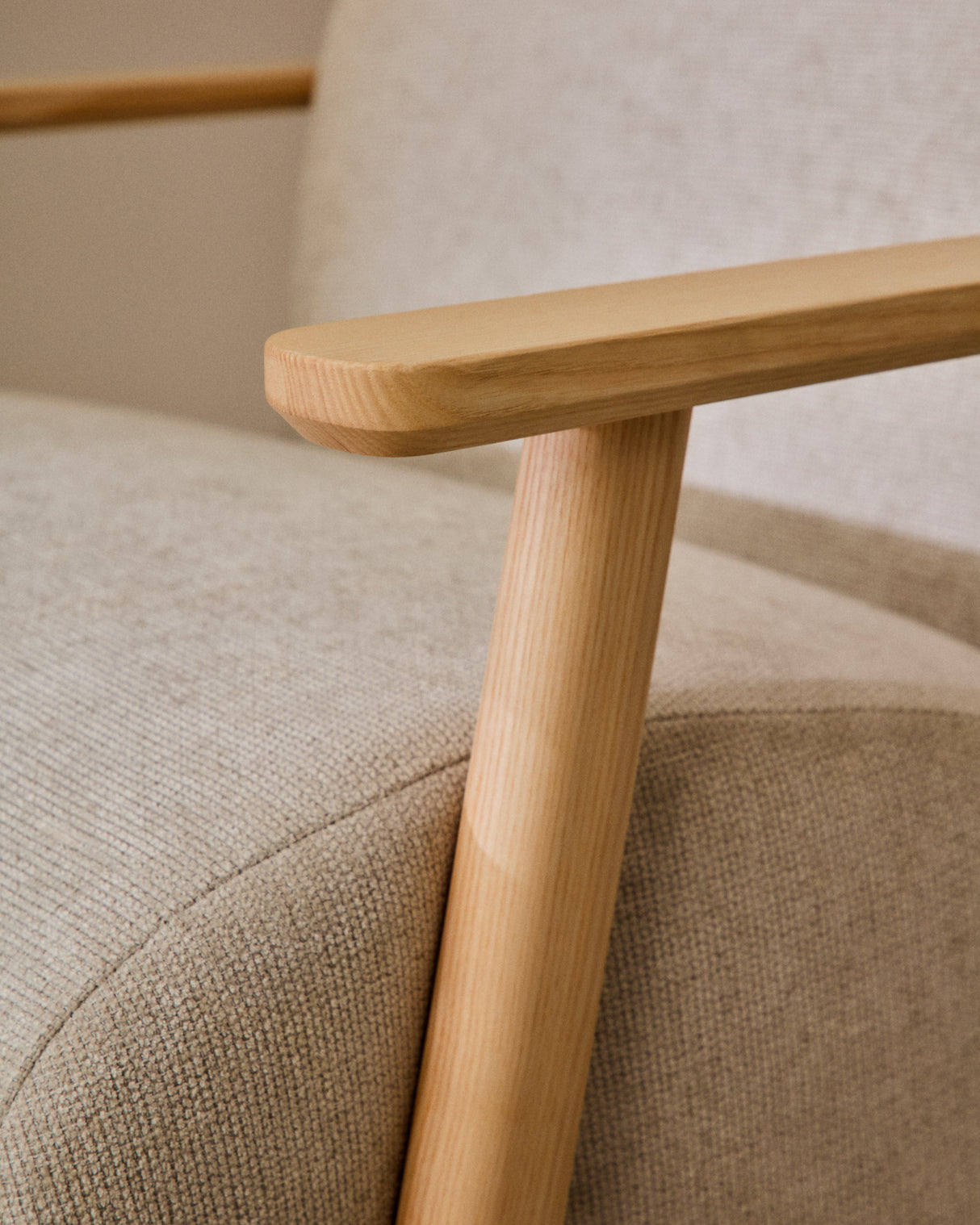 Sessel Meghan aus Perlen-Chenille und massivem Eschenholz mit natürlichem Finish FSC Mix Credit - ZEN ZONE Furniture