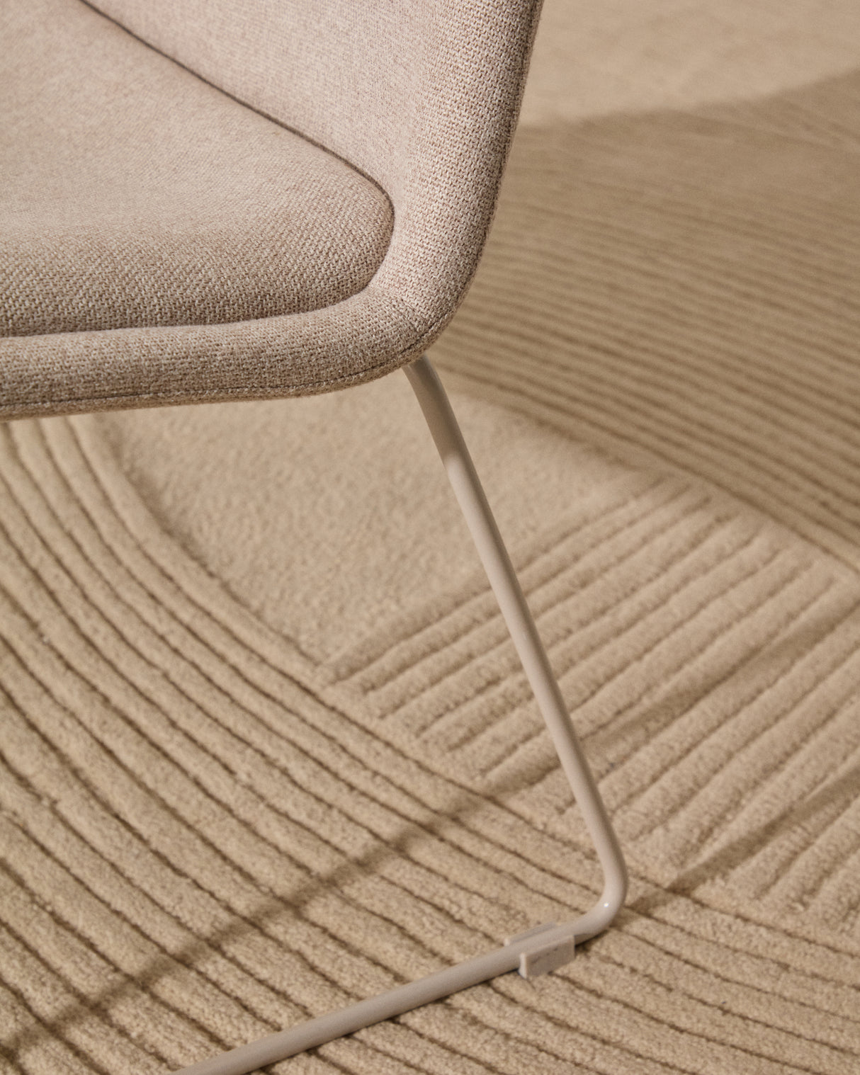 Sessel Zahara beige Stahl mit beigefarbenem Finish FSC 100% - ZEN ZONE Furniture