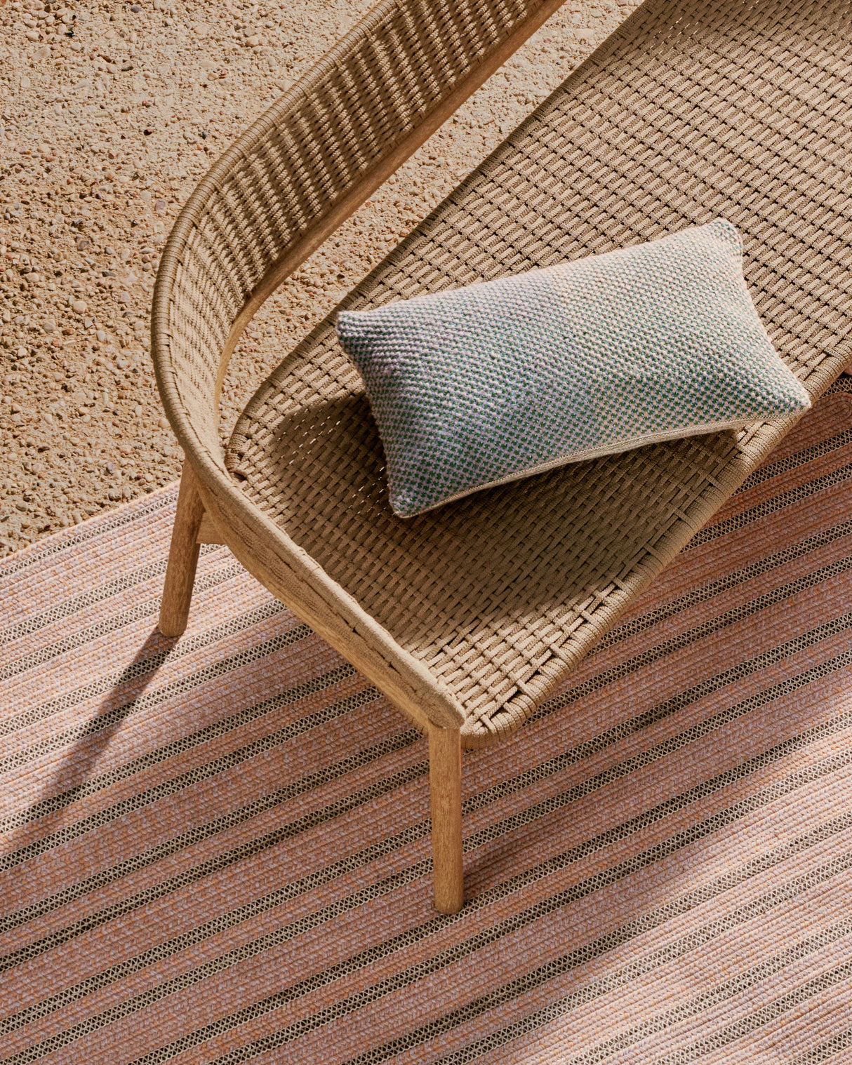 3-Sitzer-Sofa Arinella aus massivem Akazienholz mit Finish in natürlichem Farbton und beigem Seil FSC 100% 167 cm - ZEN ZONE Furniture