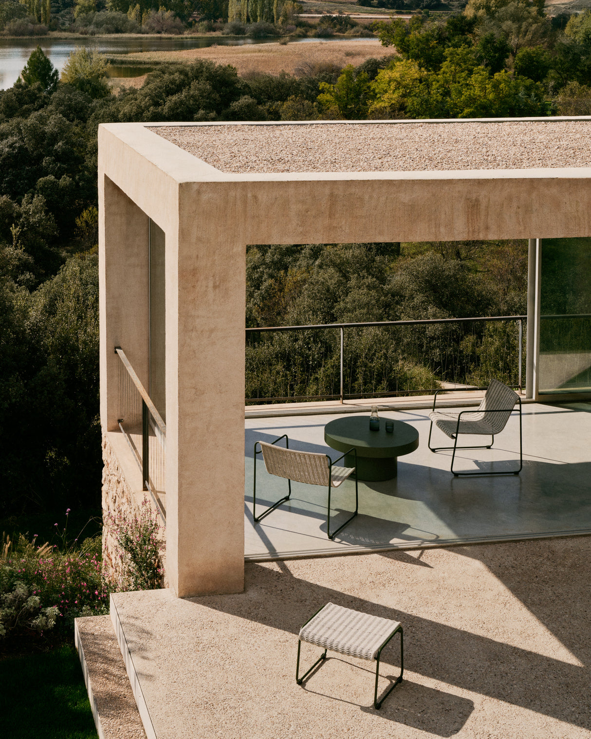 Sessel Maurina aus grün verzinktem Stahl mit écrufarbenem und grauem Seil - ZEN ZONE Furniture