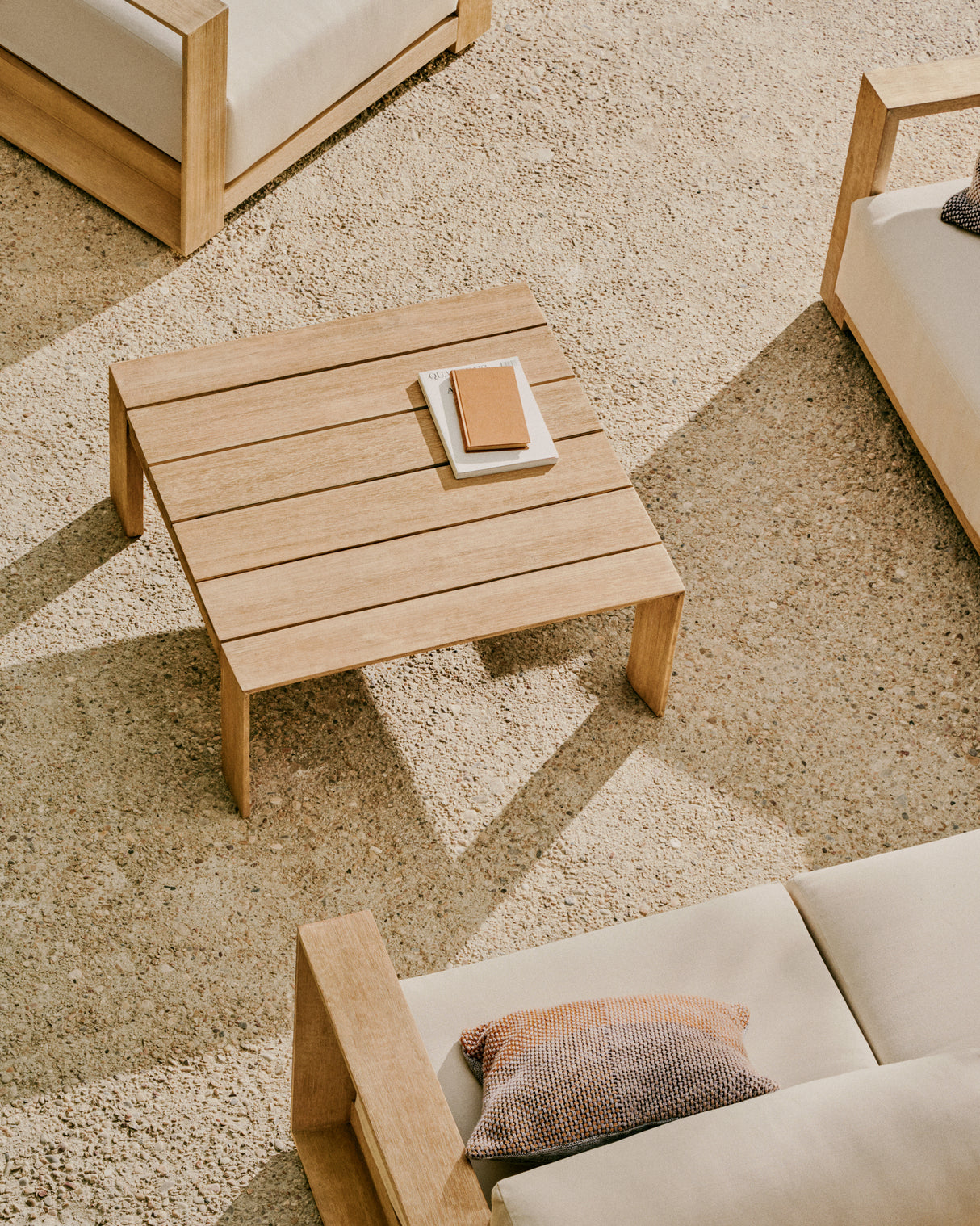 Couchtisch Ambra aus massivem Akazienholz mit hellem Finish 82,5 x 82,5 cm FSC 100% - ZEN ZONE Furniture