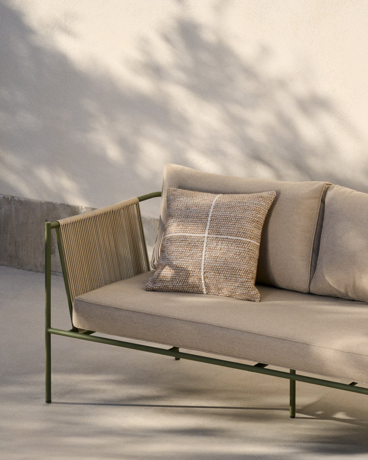 2-Sitzer-Outdoor-Sofa Zivia aus écrufarbenem Seil und grün verzinktem Stahl 178 cm - ZEN ZONE Furniture