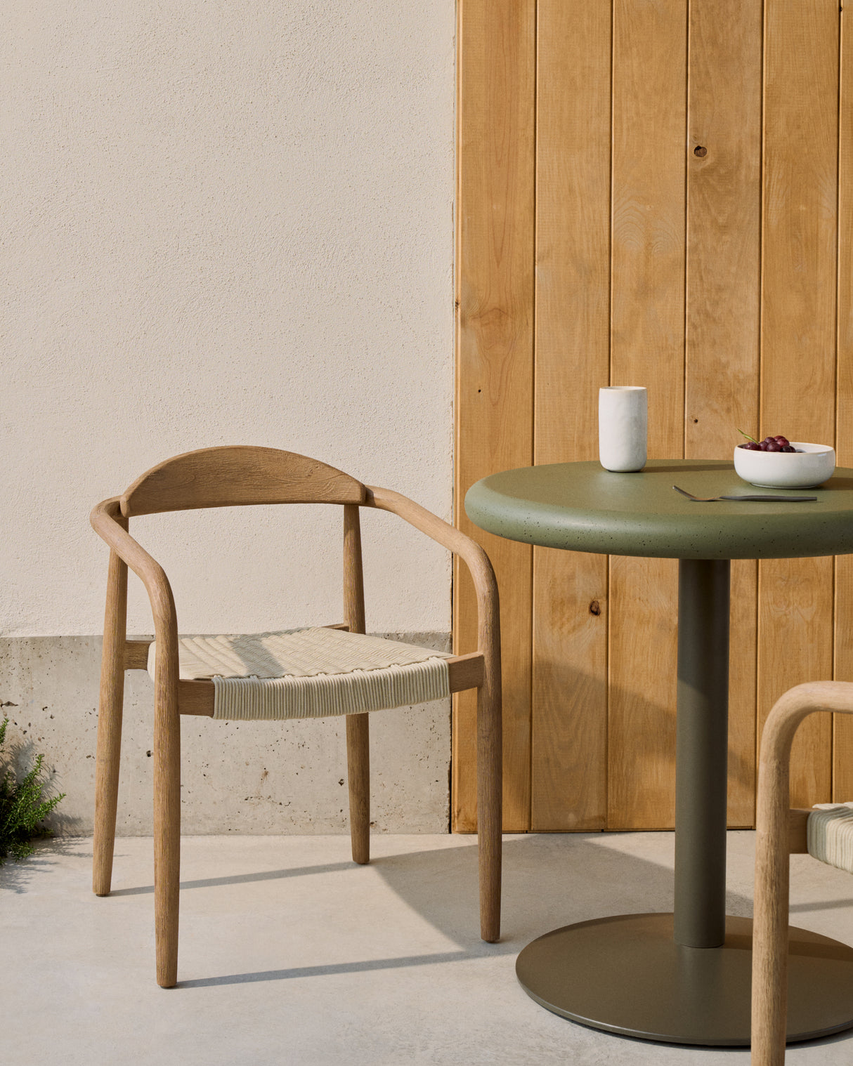 Stapelbarer Stuhl Nina aus massivem Akazienholz und écrufarbenem Seil FSC 100% - ZEN ZONE Furniture