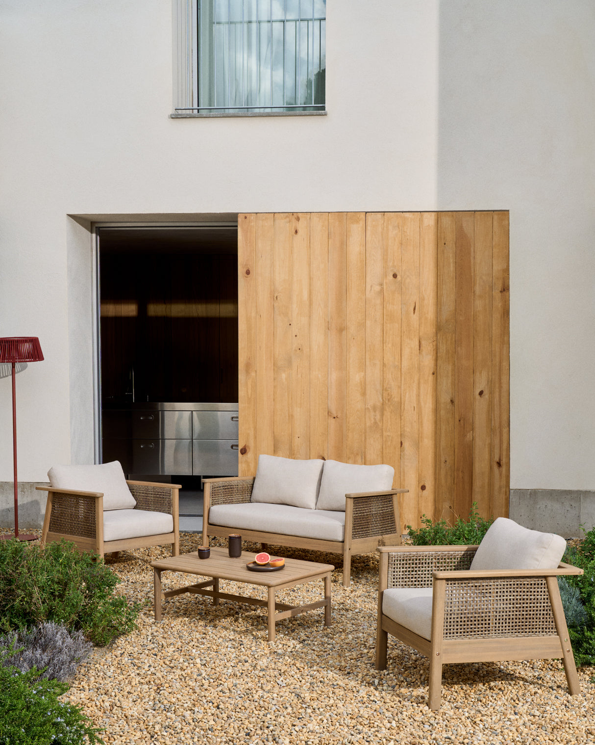 Set Alabe bestehend aus 2-Sitzer-Sofa, 2 Sesseln und Couchtisch aus Akazienholz 100% FSC - ZEN ZONE Furniture