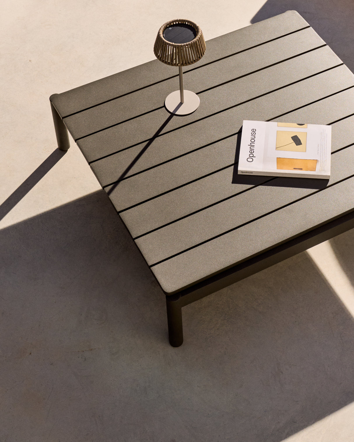 Couchtisch Sorells aus grünem Aluminium 89 x 91 cm - ZEN ZONE Furniture