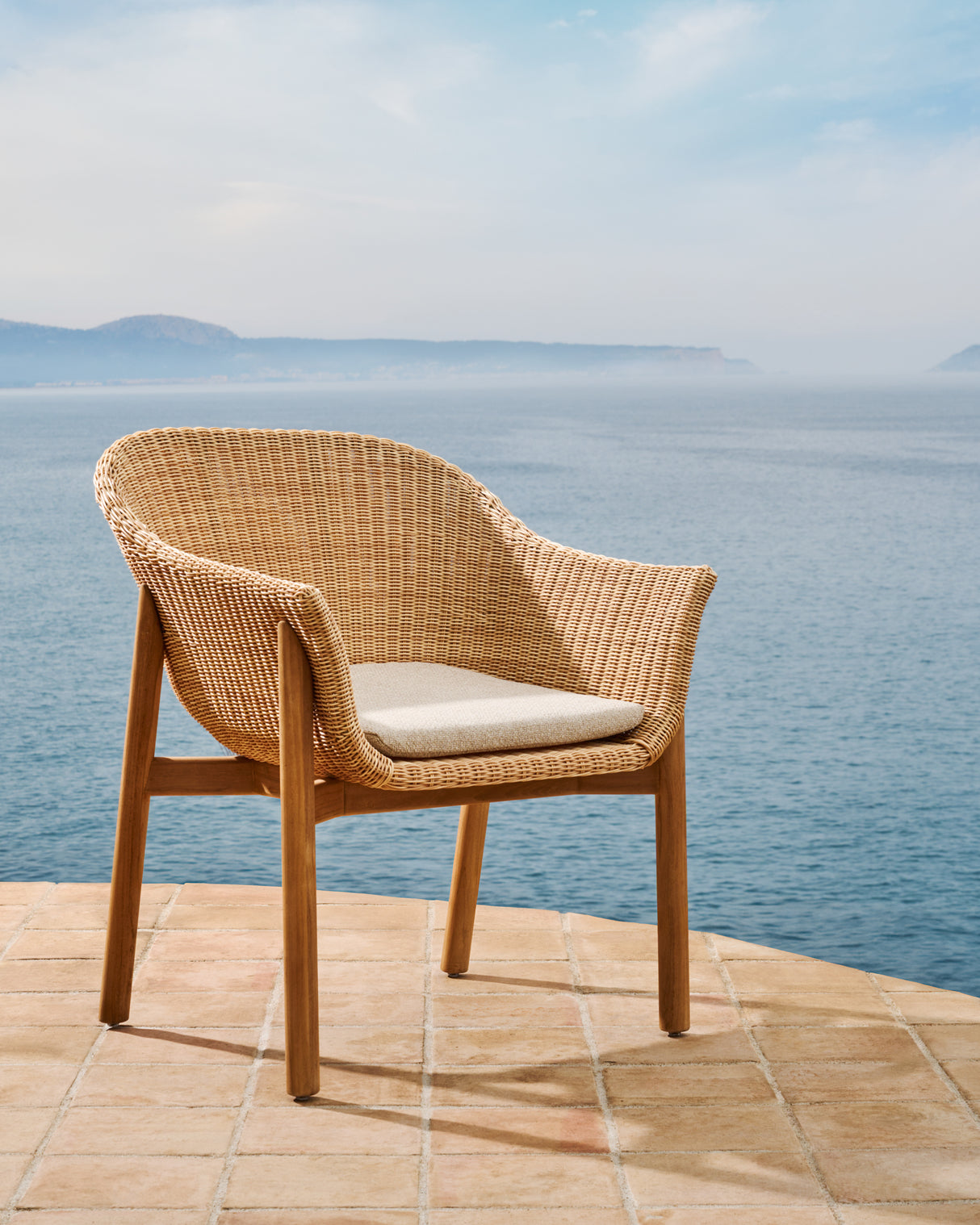 Stuhl Galea aus massivem Teakholz und synthetischem Rattan FSC 100% - ZEN ZONE Furniture