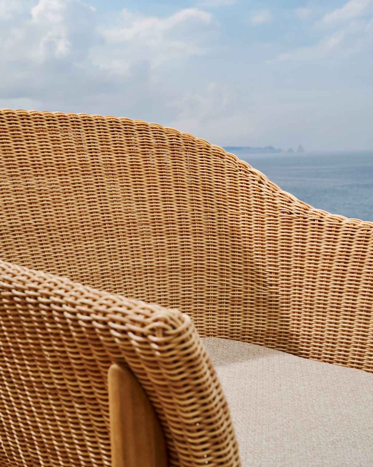 Stuhl Galea aus massivem Teakholz und synthetischem Rattan FSC 100% - ZEN ZONE Furniture