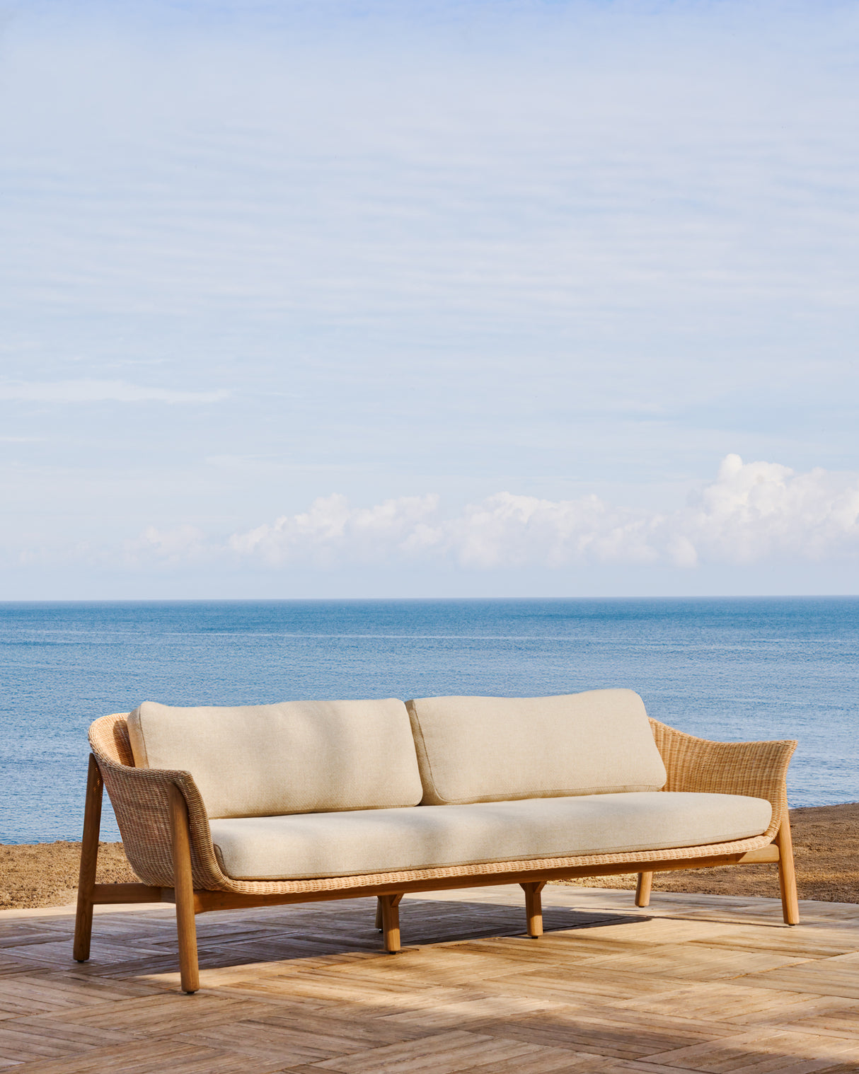 3-Sitzer-Sofa Galea aus massivem Teakholz und synthetischem Rattan 223 cm FSC 100% FSC - ZEN ZONE Furniture