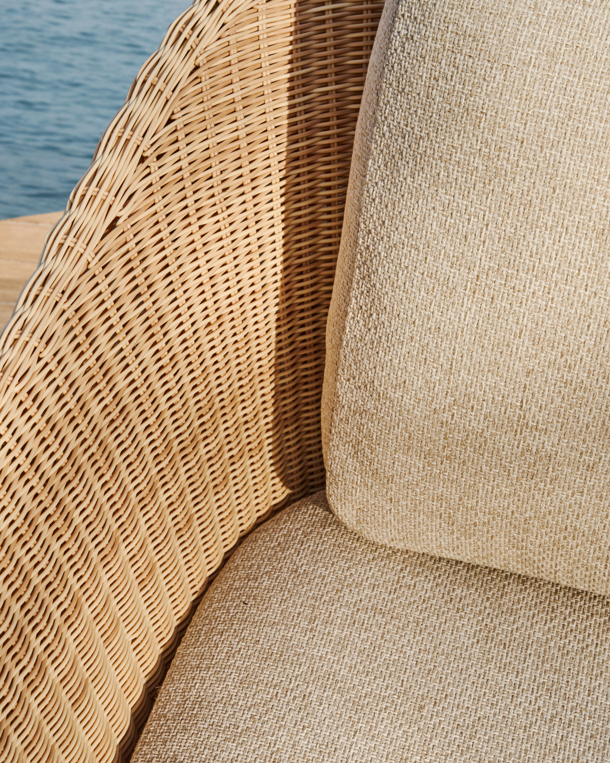3-Sitzer-Sofa Galea aus massivem Teakholz und synthetischem Rattan 223 cm FSC 100% FSC - ZEN ZONE Furniture