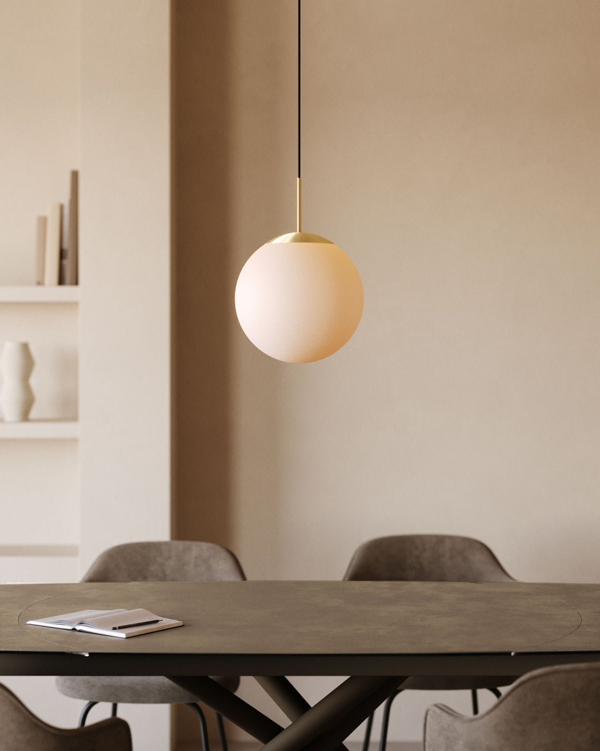 Mahala Deckenlampe aus Stahl und mattiertem Glas - ZEN ZONE Furniture