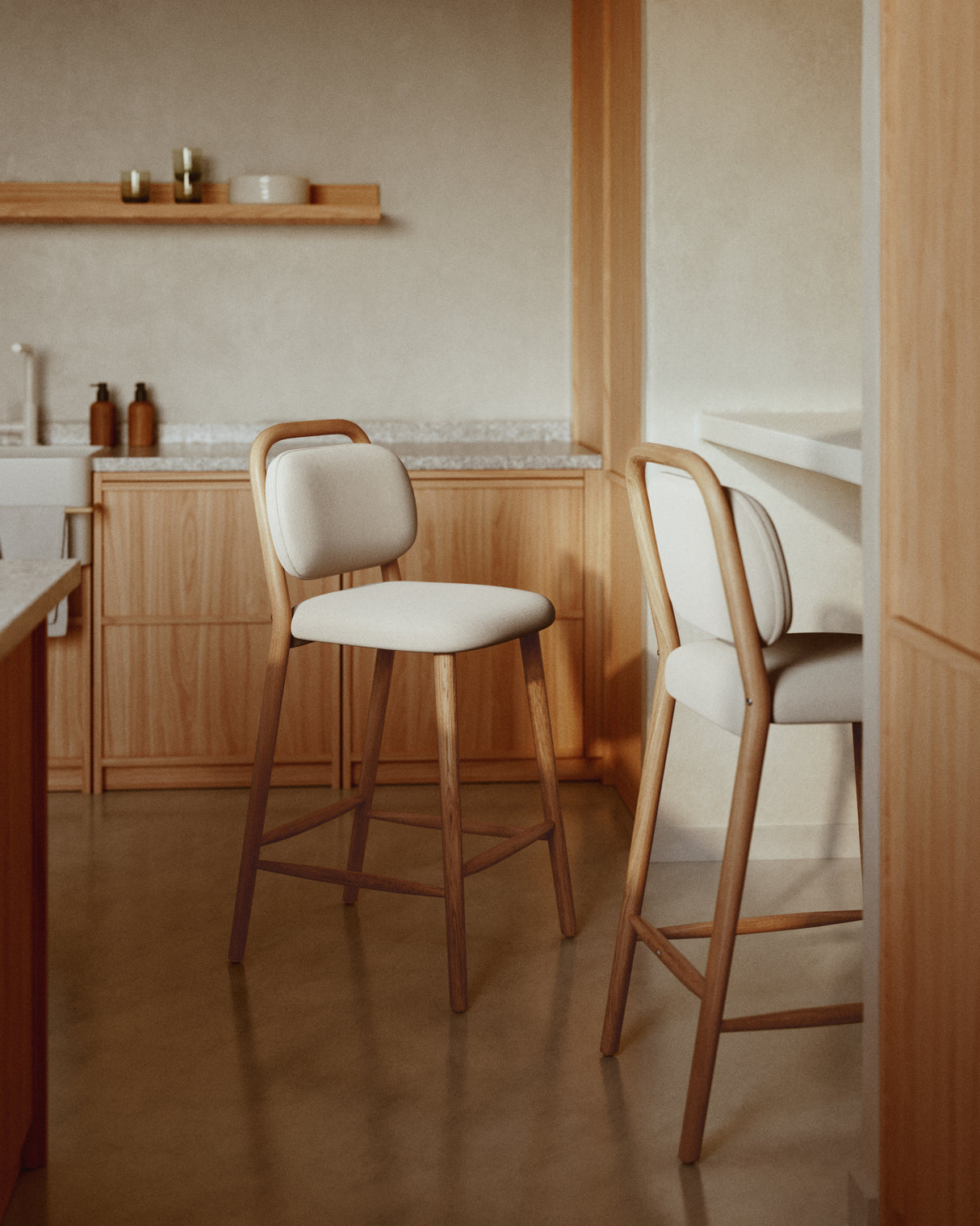 Helda SHocker aus beiger Chenille und massivem Eichenholz FSC Mix Credit 65 cm - ZEN ZONE Furniture