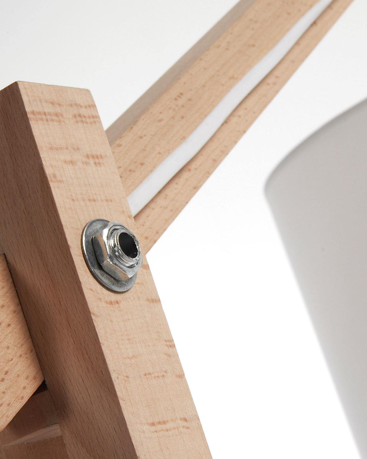 Stehlampe Riaz aus massiver Buche mit weißem Lampenschirm - ZEN ZONE Furniture