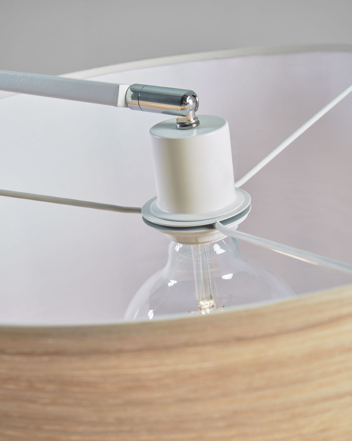 Stehlampe Juhe aus Eschenholzfurnier, Metall und weißem Marmor - ZEN ZONE Furniture