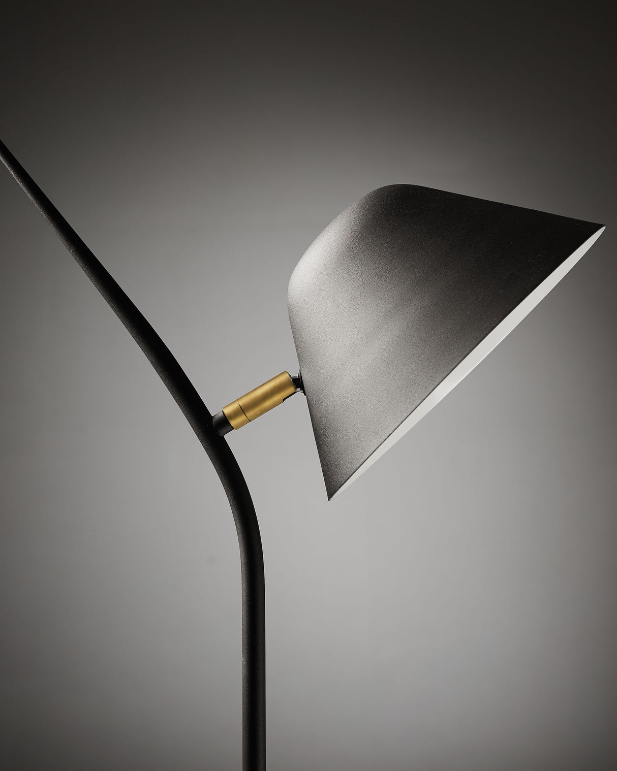 Aurelia Stehlampe, schwarz - ZEN ZONE Furniture