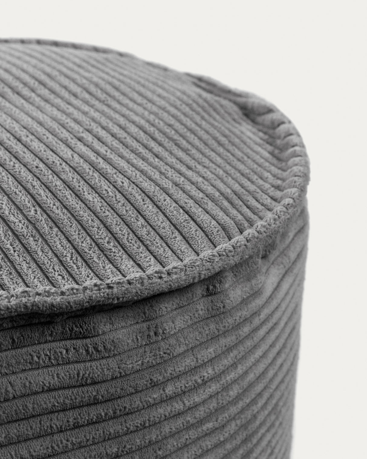 Wilma kleiner Pouf breiter Cord grau Ø 40 cm - ZEN ZONE Furniture