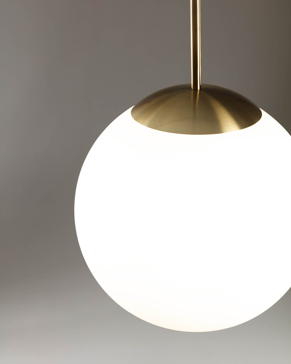 Mahala Deckenlampe aus Stahl und mattiertem Glas - ZEN ZONE Furniture