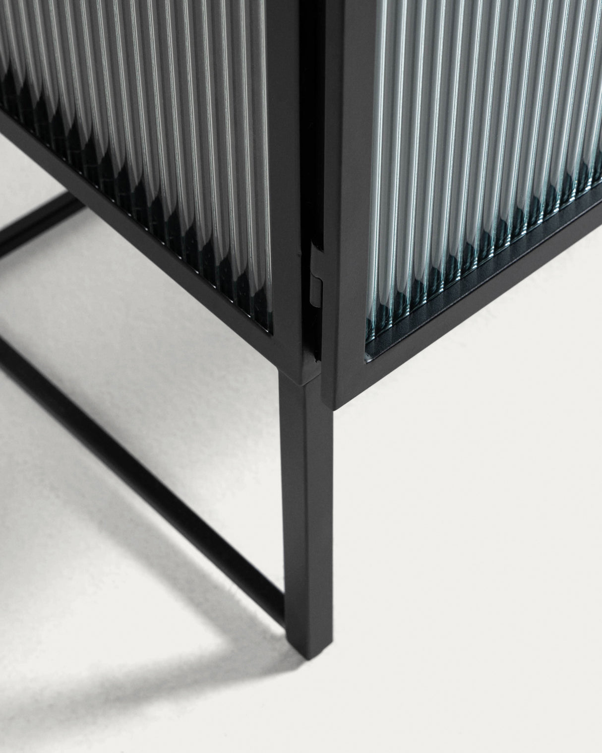 Trixie Sideboard 4 Türen aus Stahl in Schwarz 160 x 81 cm - ZEN ZONE Furniture