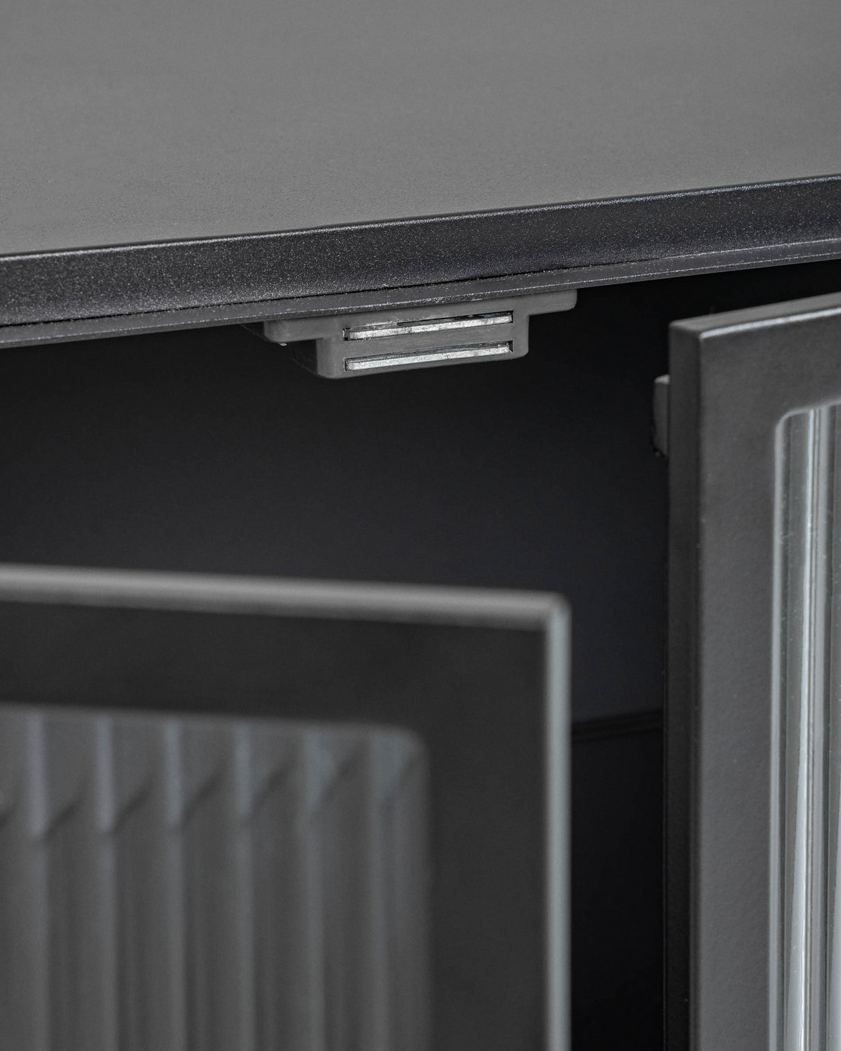 Trixie Sideboard 4 Türen aus Stahl in Schwarz 160 x 81 cm - ZEN ZONE Furniture