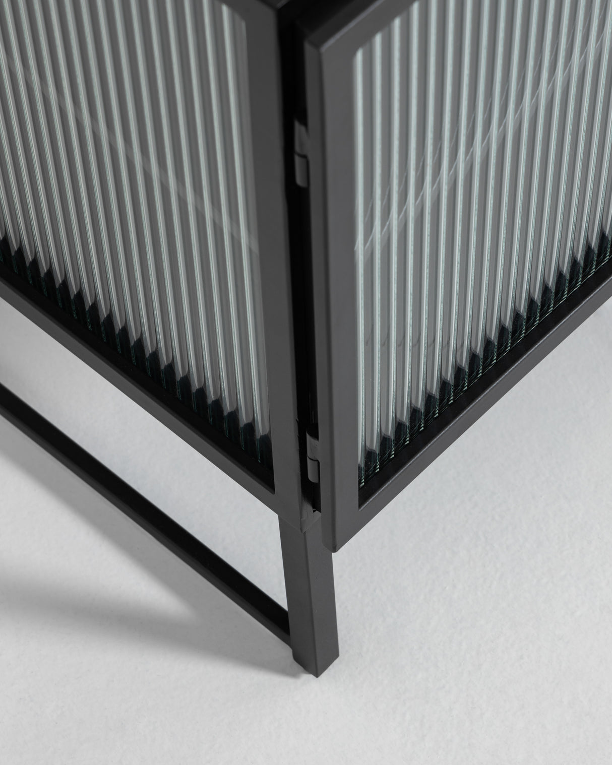 Trixie TV-Schrank 2 Türen aus Stahl mit schwarzem Finish 180 x 58 cm - ZEN ZONE Furniture