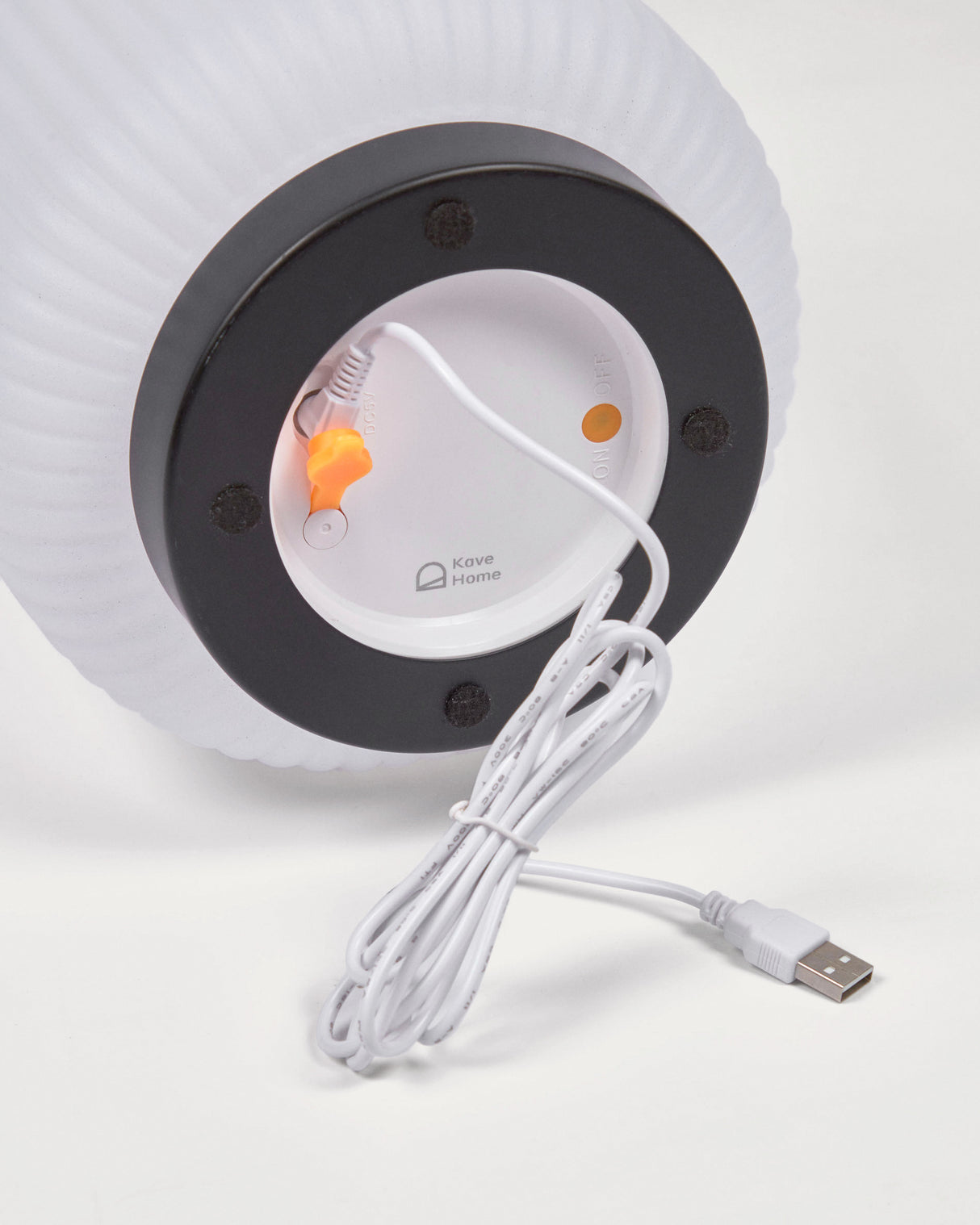 Verona Tischlampe aus Polyethylen und Metall mit schwarzem Finish - ZEN ZONE Furniture