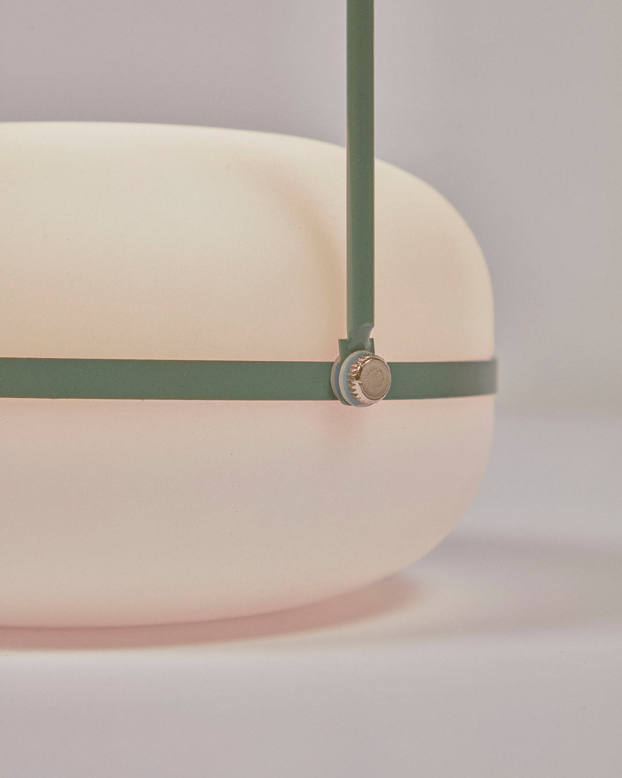 Tea Tischlampe aus Polyethylen und Metall mit grünem Finish - ZEN ZONE Furniture