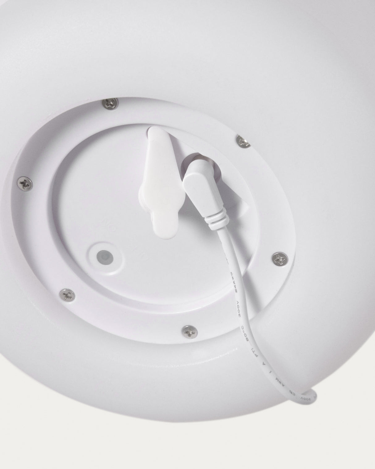 Dialma Tischlampe mit braunem Griff - ZEN ZONE Furniture