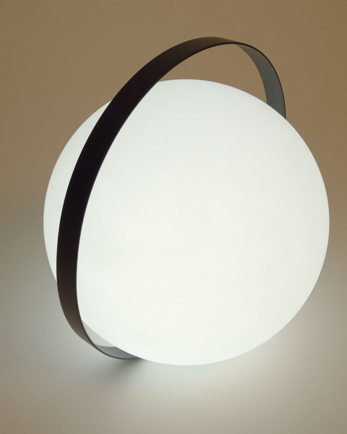 Dinesh Tischlampe mit schwarzem Stahlgriff - ZEN ZONE Furniture