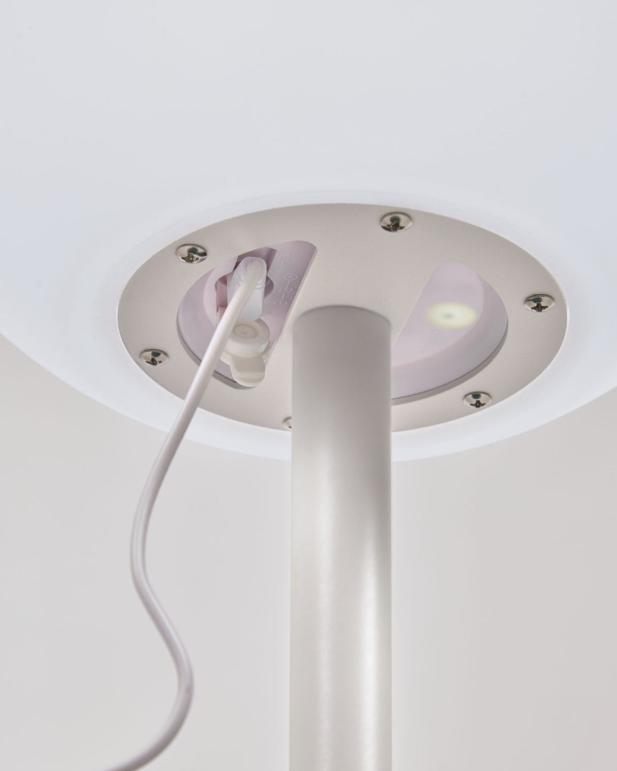 Outdoor Tischlampe Dinesh weißer Stahl - ZEN ZONE Furniture