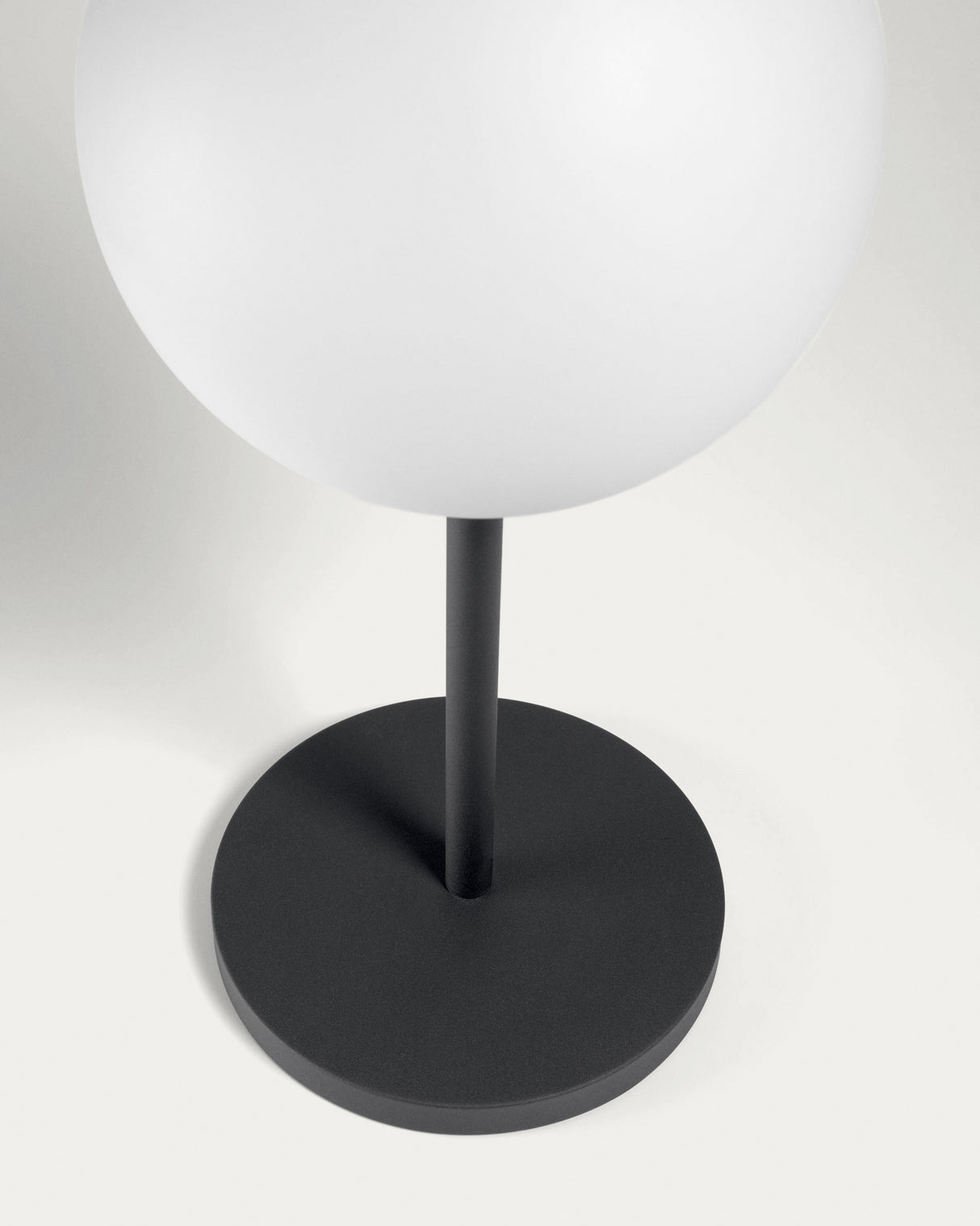 Dinesh Tischlampe aus schwarzem Stahl - ZEN ZONE Furniture