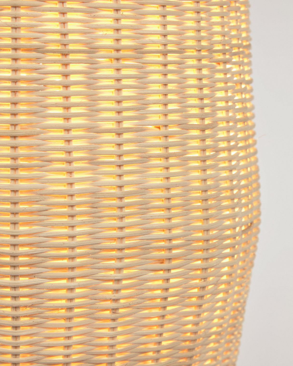 Kamaria große Stehlampe aus Rattan mit natürlichem Finish - ZEN ZONE Furniture