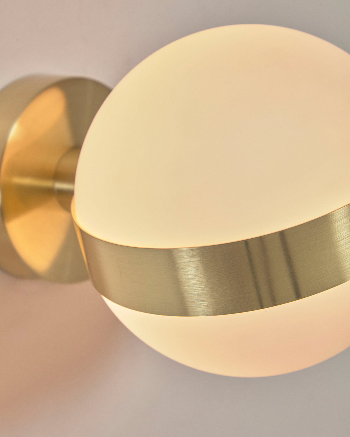 Anasol Wandlampe aus Metall mit goldenem Finish - ZEN ZONE Furniture
