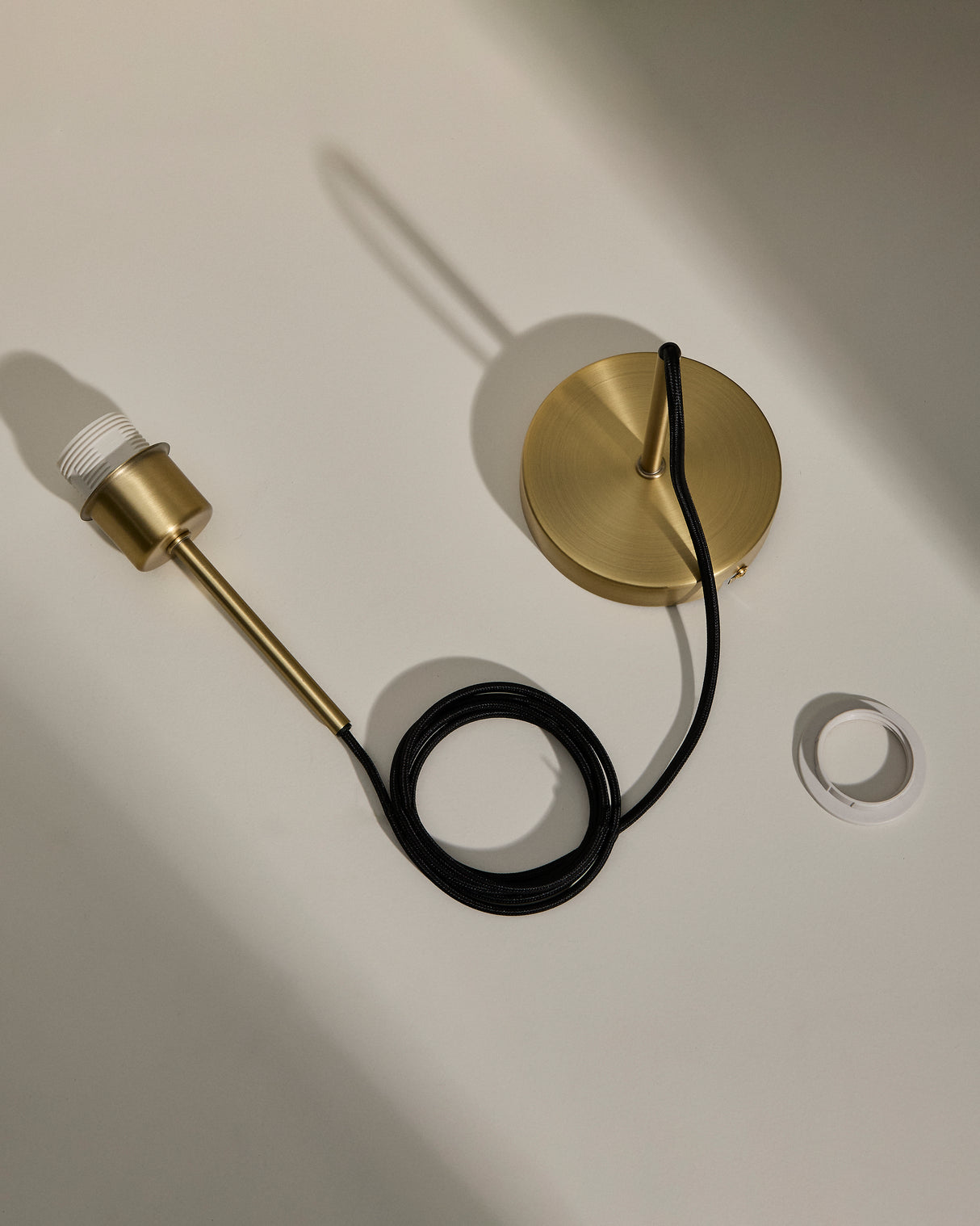 Fulvia Fassung für Deckenlampe aus Metall mit Finish in Gold 150 cm - ZEN ZONE Furniture