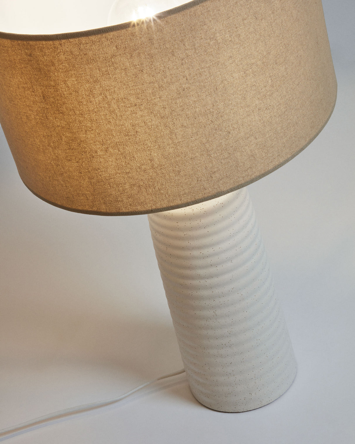 Mijal Tischlampe - ZEN ZONE Furniture