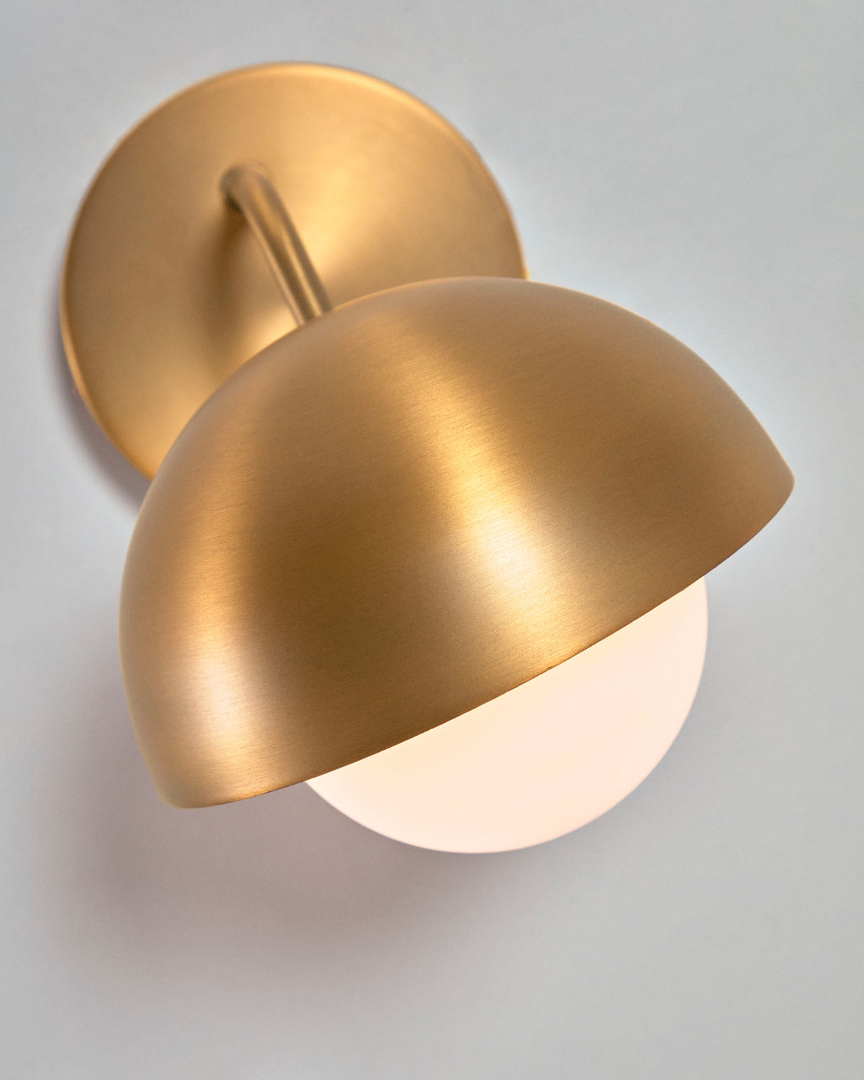 Lonela Wandleuchte aus Metall mit Messing-Finish - ZEN ZONE Furniture